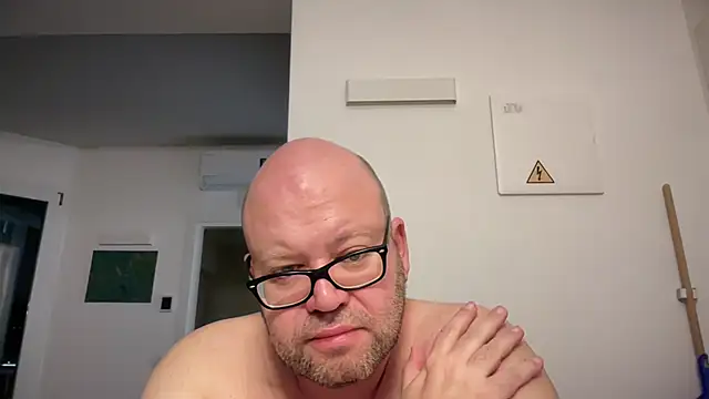 XXX chat uživo modela theitalianbear