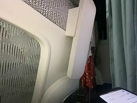 juel1sa: απευθείας συνομιλία ΧΧΧ