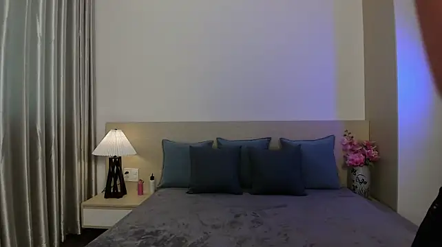 Me-Dea Chat XXX live