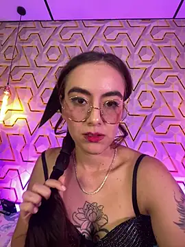 MelanyyJhonson15 Adlı Modelin Canlı XXX Sohbeti