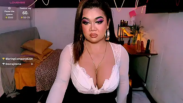 asiankatyhuge Chat XXX live