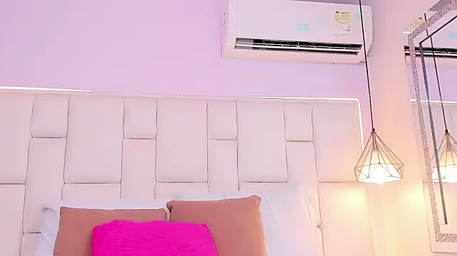 Seraphine_2 Live XXX-chat