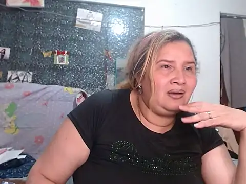 Perla1981-- – Live XXX-chat