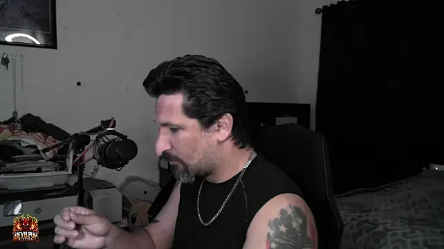 Chat +18 de DevilPup75_ ao vivo