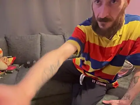 IRISHLONGDONG Show in webcam