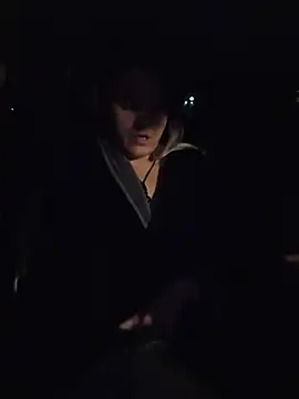 צ'אט XXX בשידור חי של ScarletsWeb