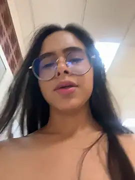 HappyKittyXXX – Naživo XXX chat