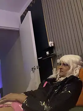 Petralatexcd's Live XXX Chat