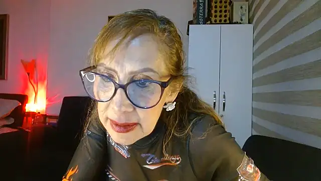 Canelita28's Live XXX Chat