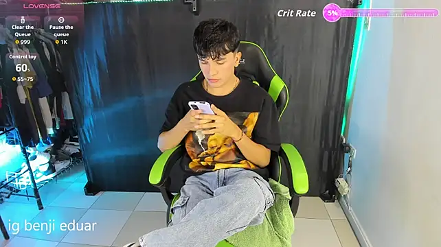 benji_hoter's Live XXX Chat