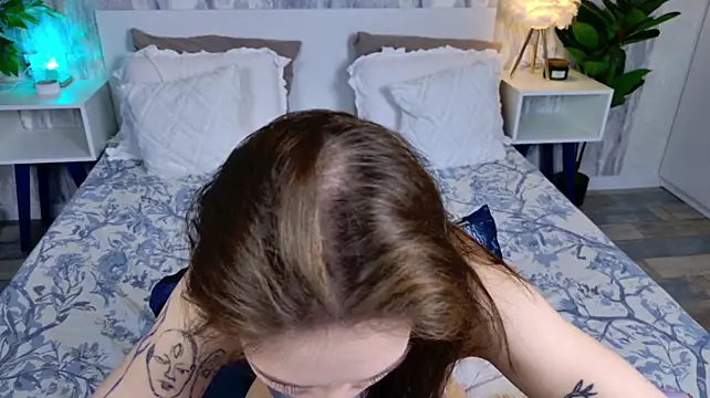 CarolineTenders live XXX chat