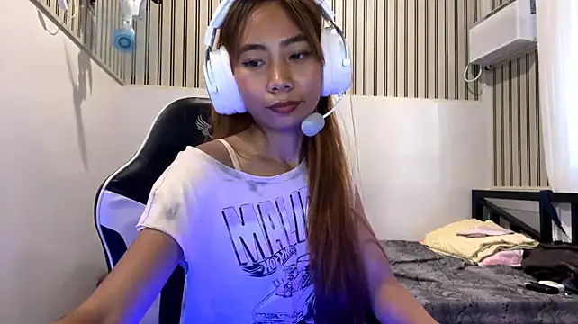 PiaSwida's Live XXX Chat