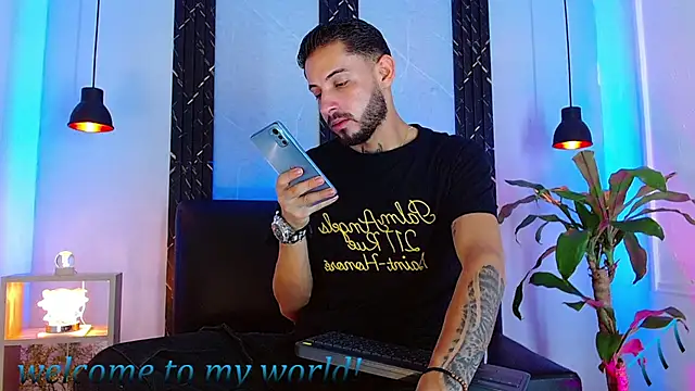 Erick_Wall Adlı Modelin Canlı XXX Sohbeti