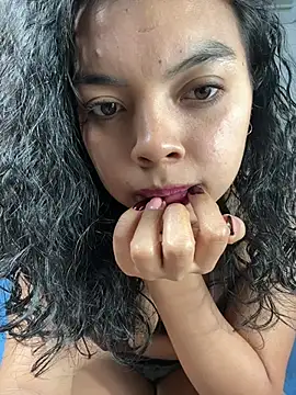 Adri_zu's Live XXX Chat