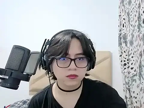 دردشة KIO-N الجنسية المباشرة
