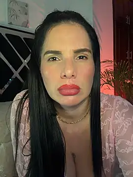 carol_latina13's Live XXX Chat