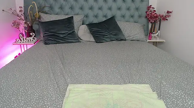 Chat +18 de Erika_bestboobs ao vivo