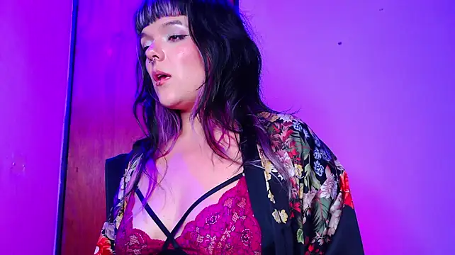 purple_em69's Live XXX Chat