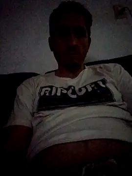 Alejandro83bsf XXX чат на живо