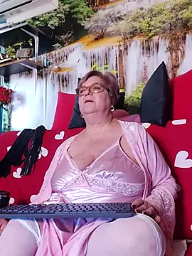 QueenPammy1 élő XXX-chatje