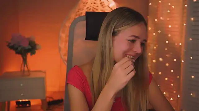 Chat +18 de DeboraLarson ao vivo
