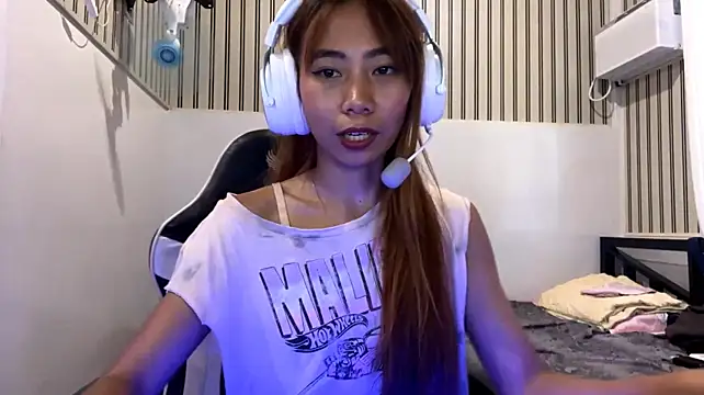 PiaSwidaのライブXXXチャット