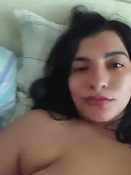 Chat +18 de MonikaSeXyDolce ao vivo