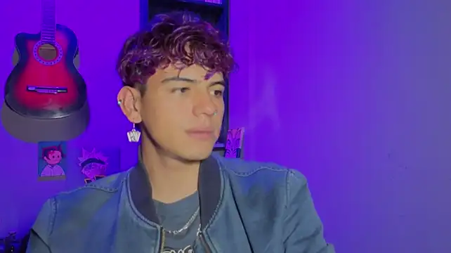 צ'אט XXX בשידור חי של MikeyKuro