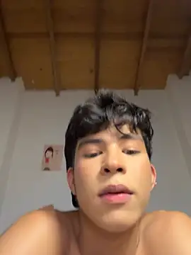 แชท XXX สดของ GoldenBenn