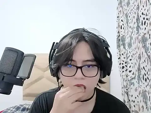 KIO-N Live XXX Chat