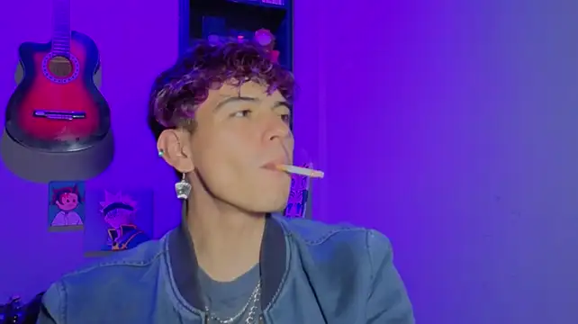 MikeyKuro Live XXX-Chat