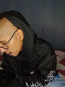 Chat XXX en directo de Hard_brown03