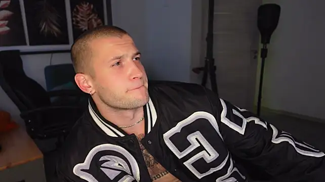 XXX chat uživo modela Igor_Wilde