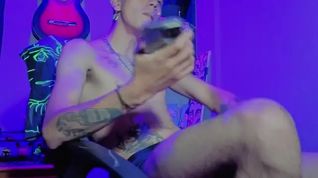 Chat XXX en directo de MikeyKuro