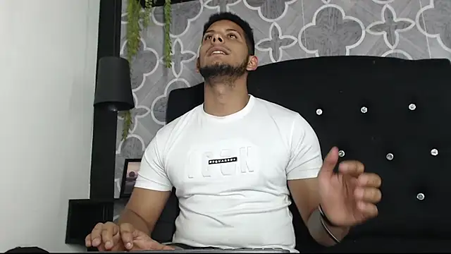 Chat +18 de Chris_Dick23 ao vivo