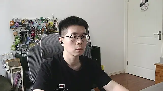 Adzard65 Live XXX-chat