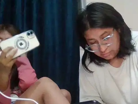 sarah12333 – Naživo XXX chat