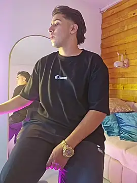 sam_vitali Adlı Modelin Canlı XXX Sohbeti