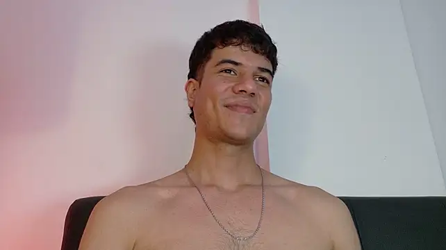 แชท XXX สดของ Derek_stud_