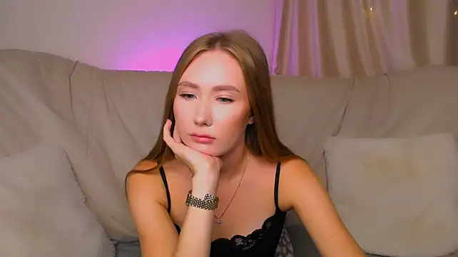 Chatroom XXX en direct de EllyColins