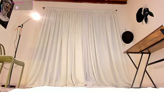 ArchieCollins XXX чат на живо