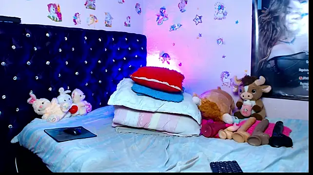 ShantalsSecret's Live XXX Chat