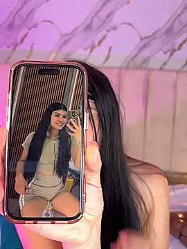 Chatroom XXX en direct de avy1__