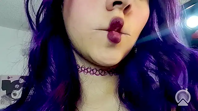 Emilypurple_: онлайн-секс-чат
