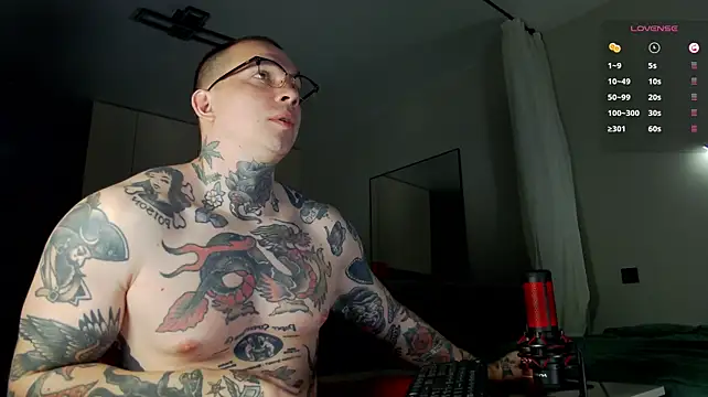 XXX chat uživo modela Tommy_cat