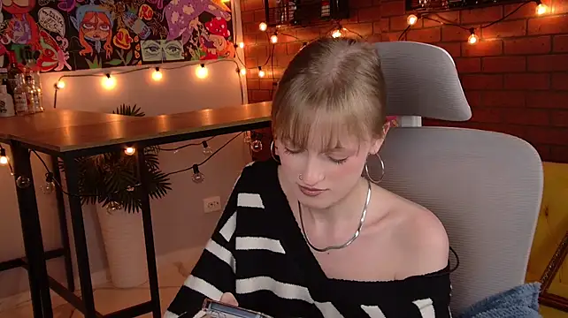 KiraMontoya Live XXX-Chat