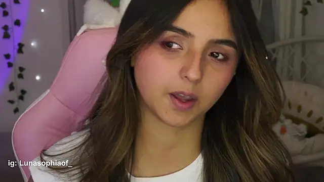 LunaSophia_ Adlı Modelin Canlı XXX Sohbeti