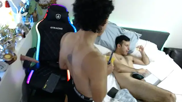 Chat XXX en directo de Kevinjchan1