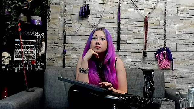 XXX chat uživo modela Miss_Kaz