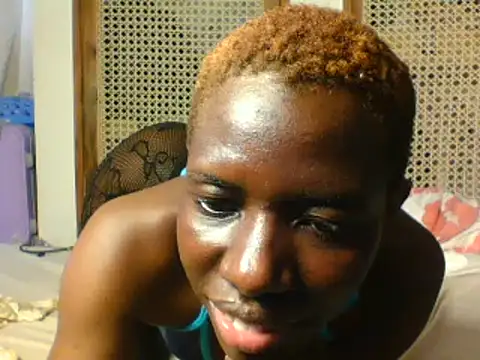 Chatroom XXX en direct de Goldy_petite